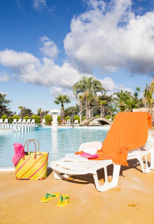 Camping Resort Les Champs Blancs Agde Esterno foto