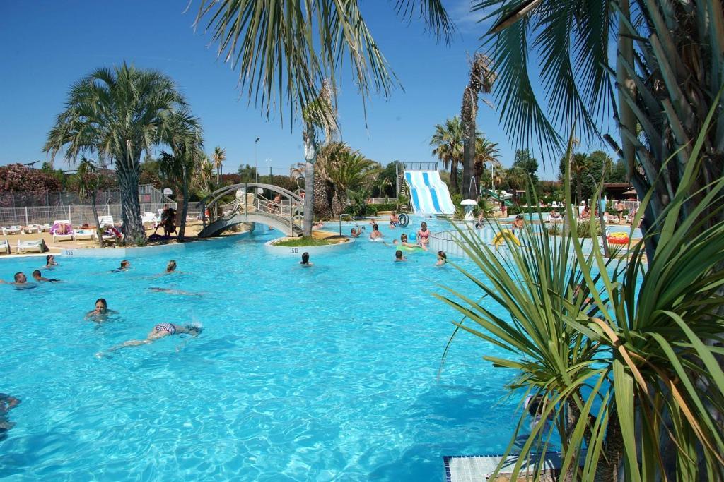Camping Resort Les Champs Blancs Agde Esterno foto