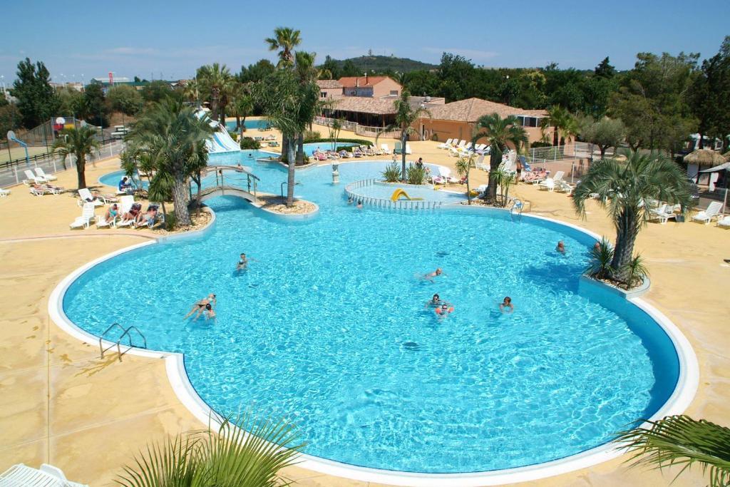 Camping Resort Les Champs Blancs Agde Esterno foto