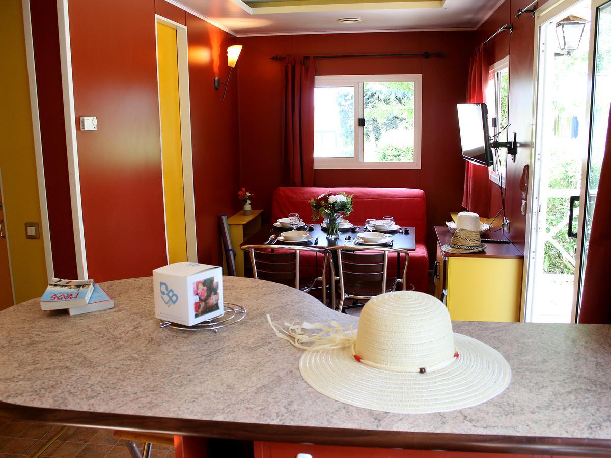 Camping Resort Les Champs Blancs Agde Esterno foto