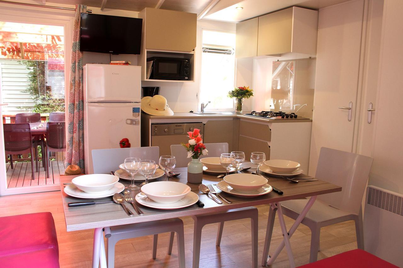 Camping Resort Les Champs Blancs Agde Esterno foto
