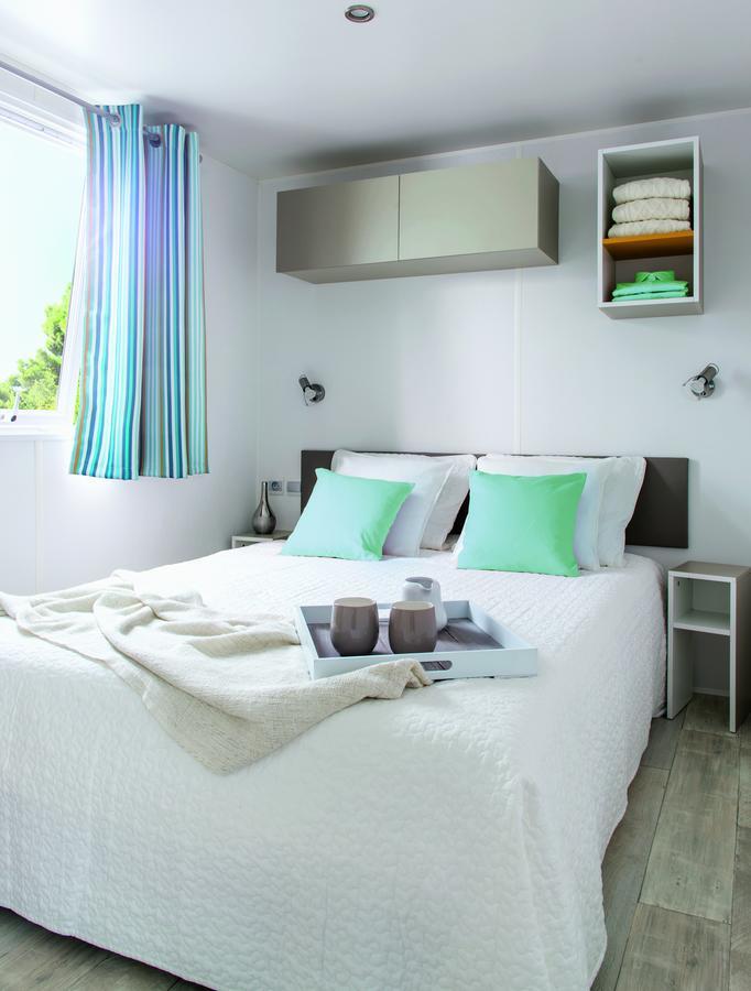 Camping Resort Les Champs Blancs Agde Esterno foto