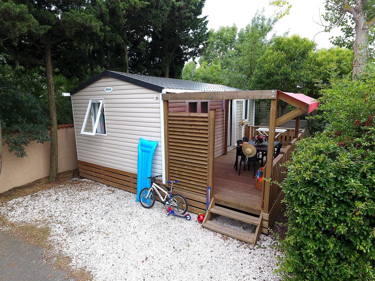 Camping Resort Les Champs Blancs Agde Esterno foto